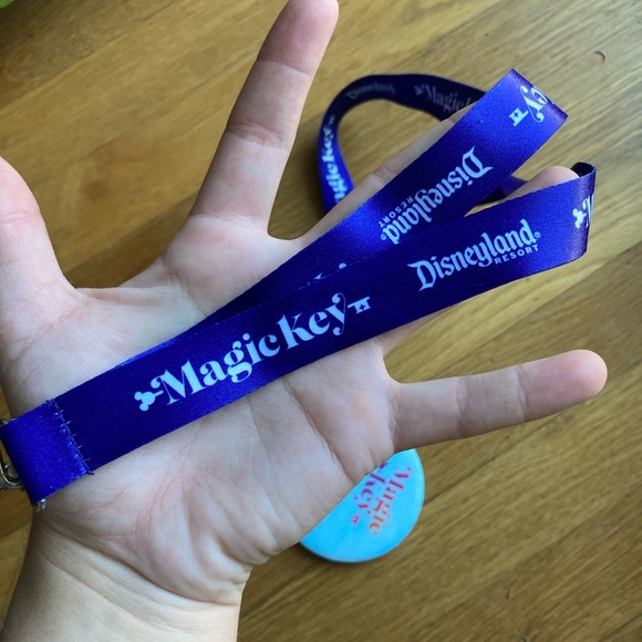 SOLD ON MERC @sampolowski - Picture 4 of 5